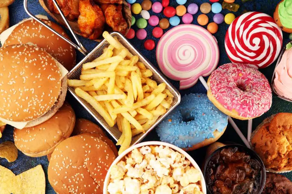 10 Fácil Maneiras de parar de comer junk food imediatamente