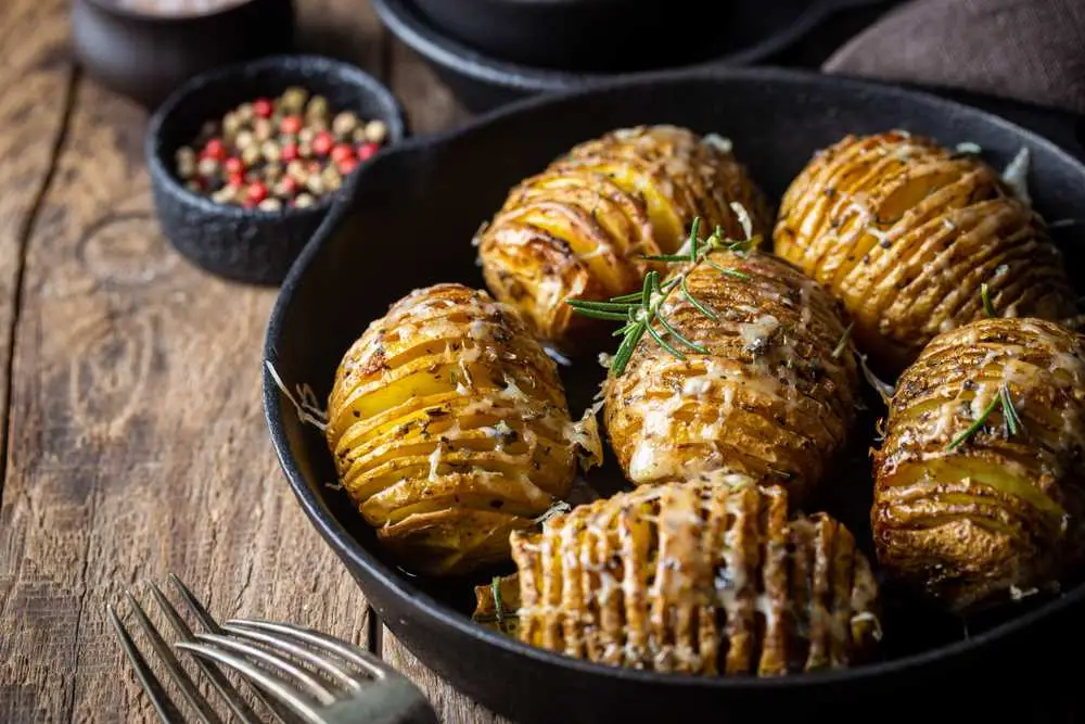 11. Hasselback kartofler