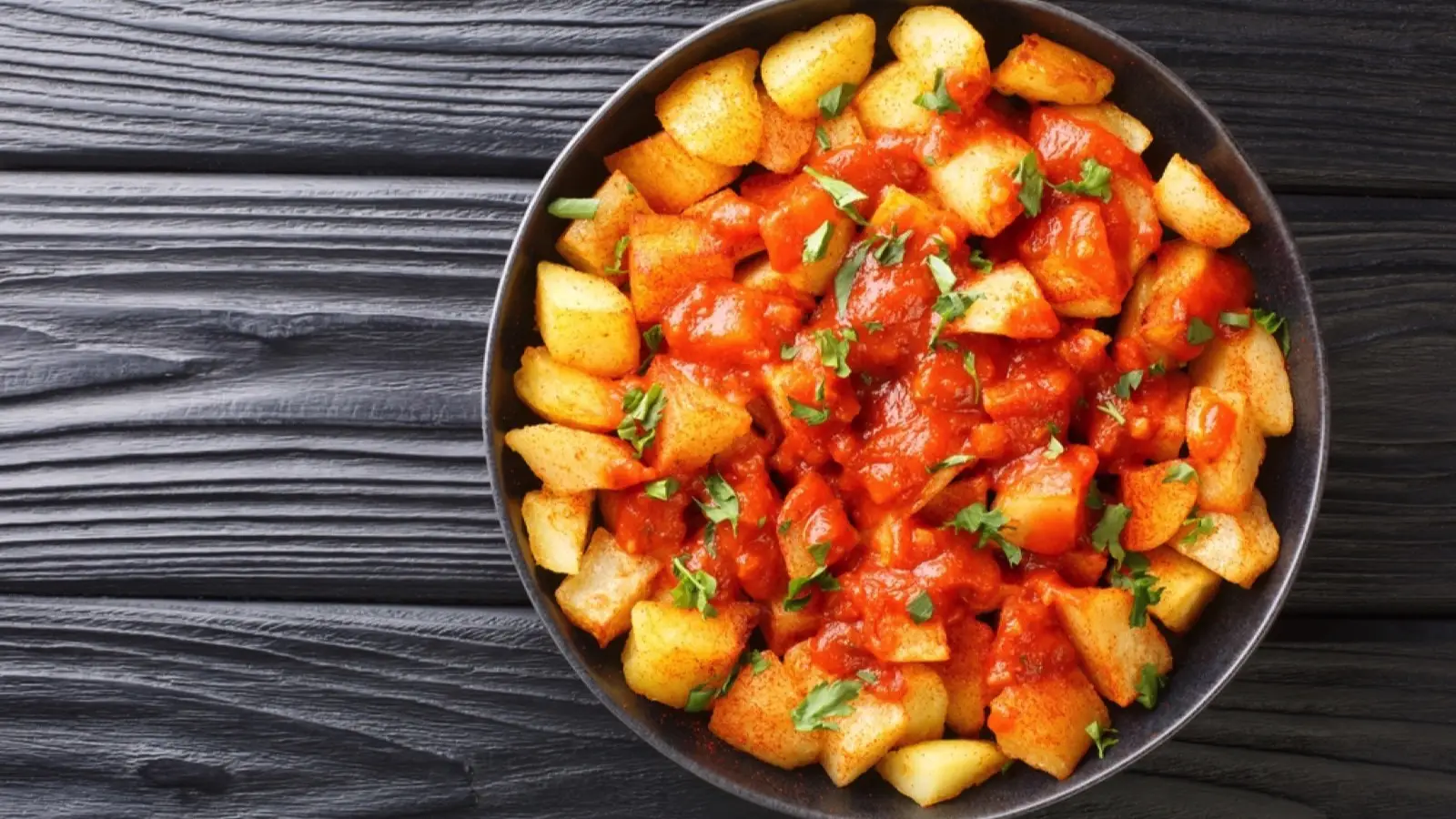 12। Patatas Bravas