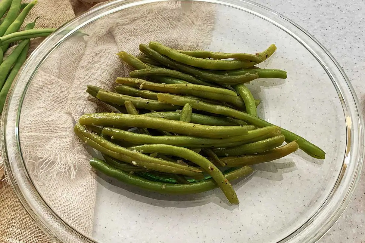 ၃။ Green Beans