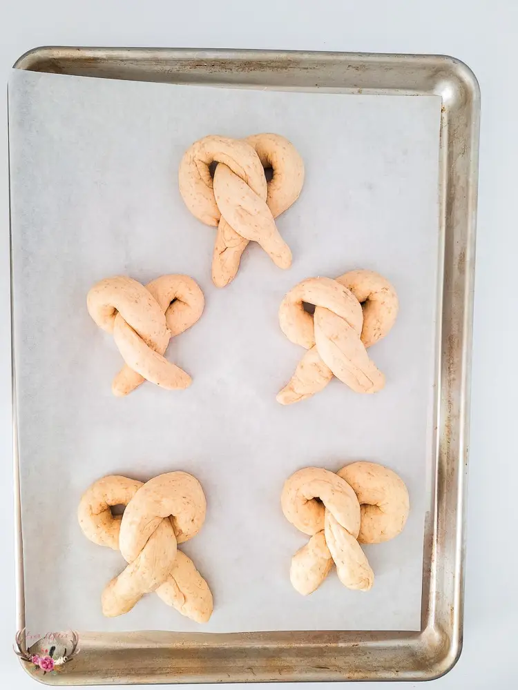 3. د Pretzels شکل ورکول