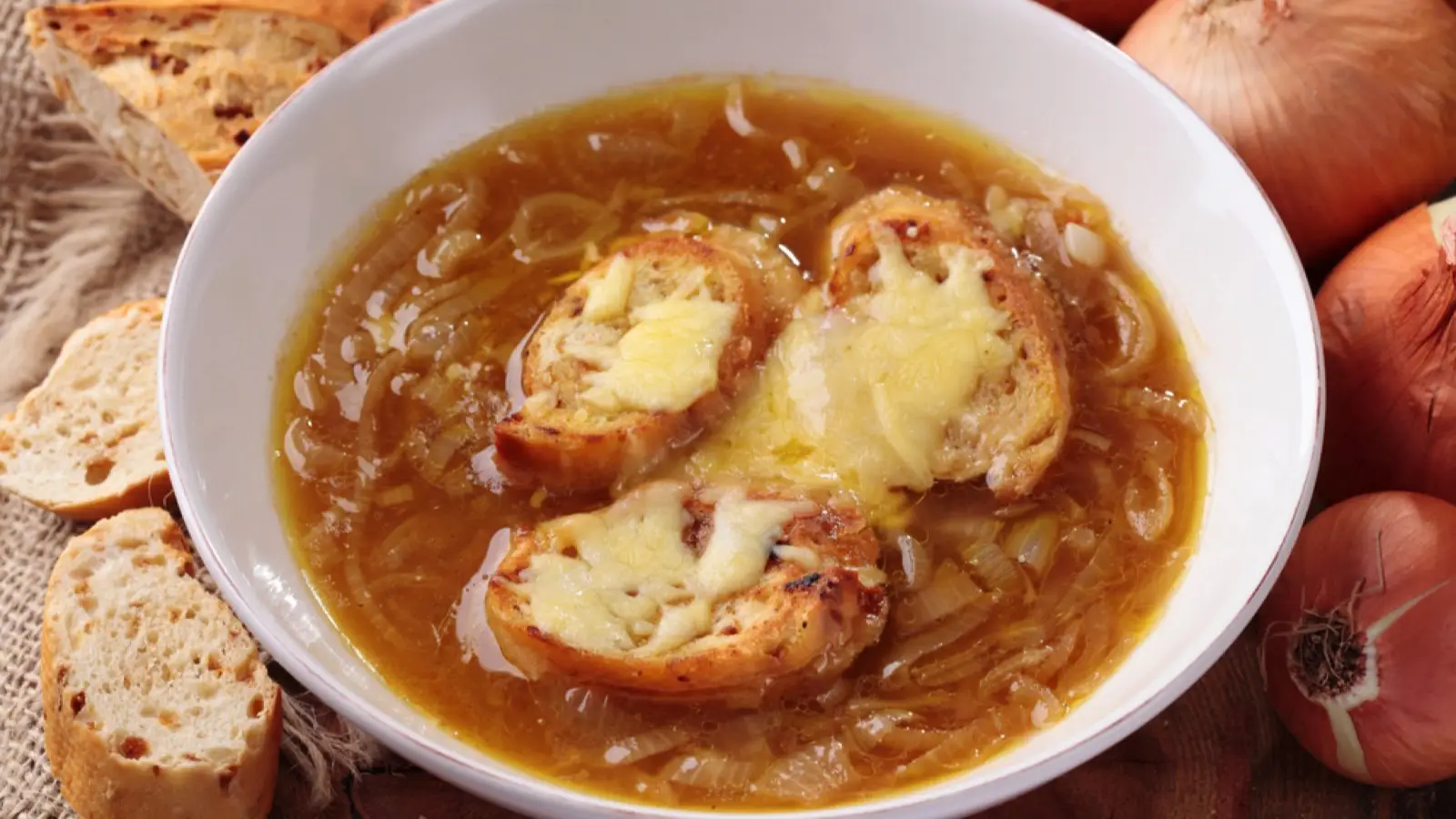 6. Zuppa di cipolle francese