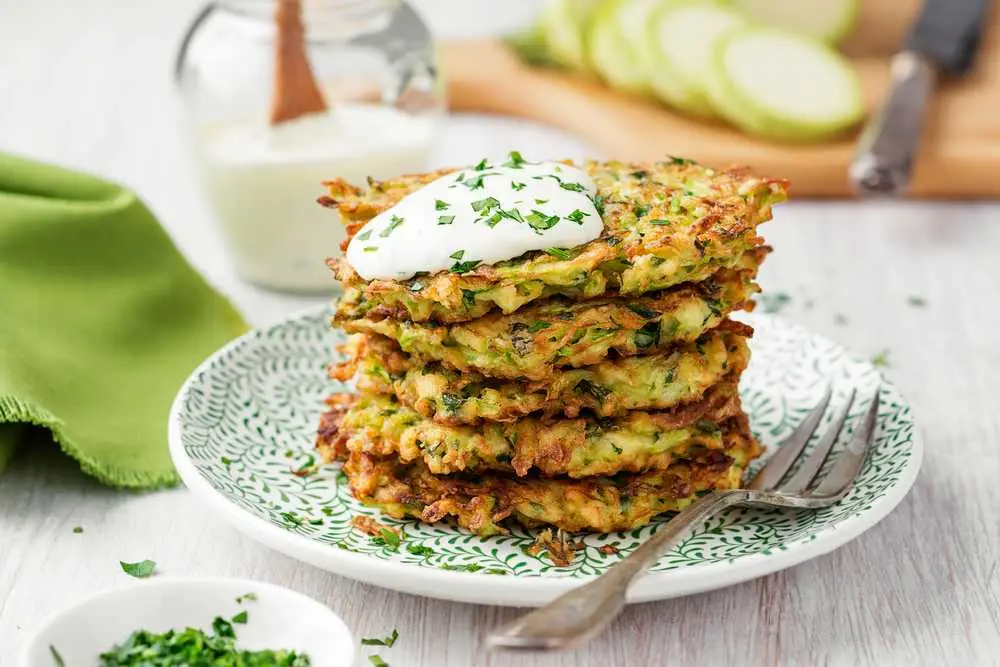 ၆။ Zucchini Fritters