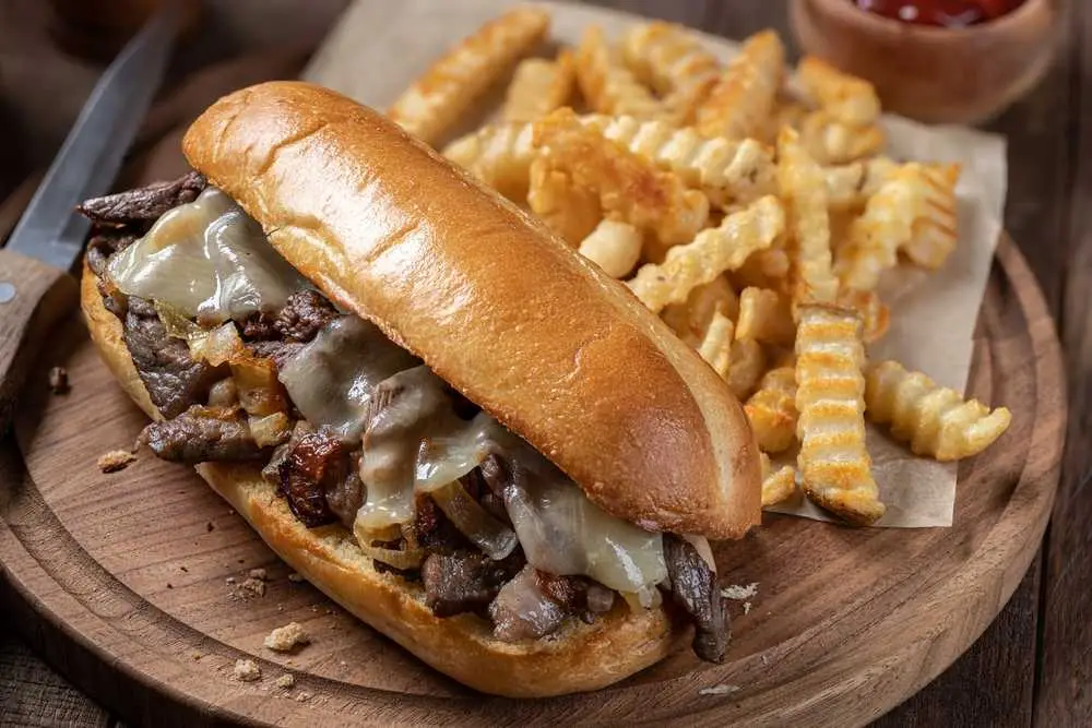 ၇။ Philly Cheesesteak