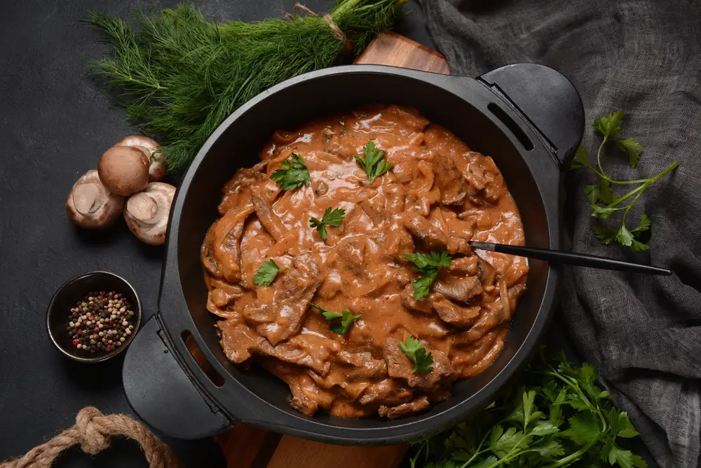 Carne de vită Stroganoff