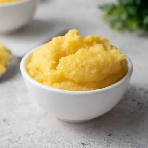 Bagaimana cara menghindari polenta yang terlalu kental?