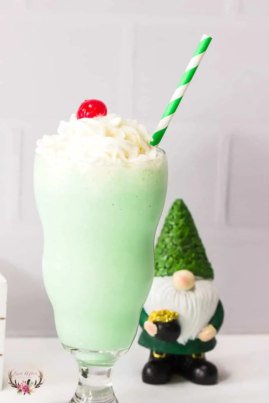 So bereiten Sie einen Shamrock Shake zu