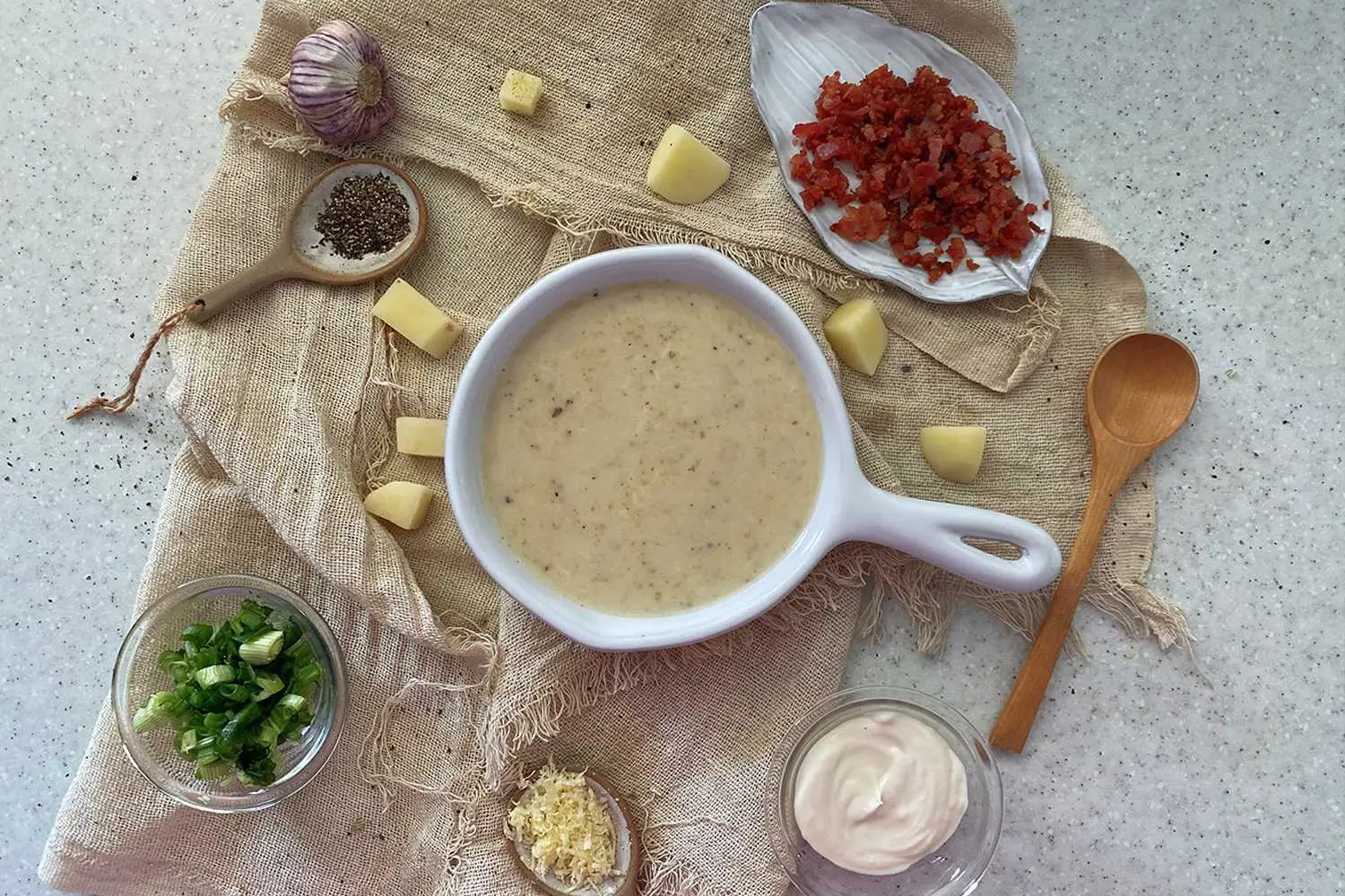 Como fazer sopa instantânea de batata assada