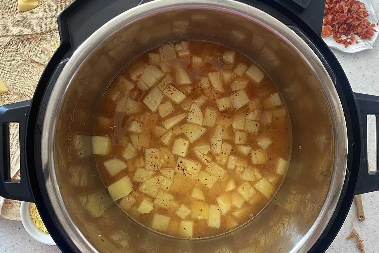 Como fazer sopa instantânea de batata assada