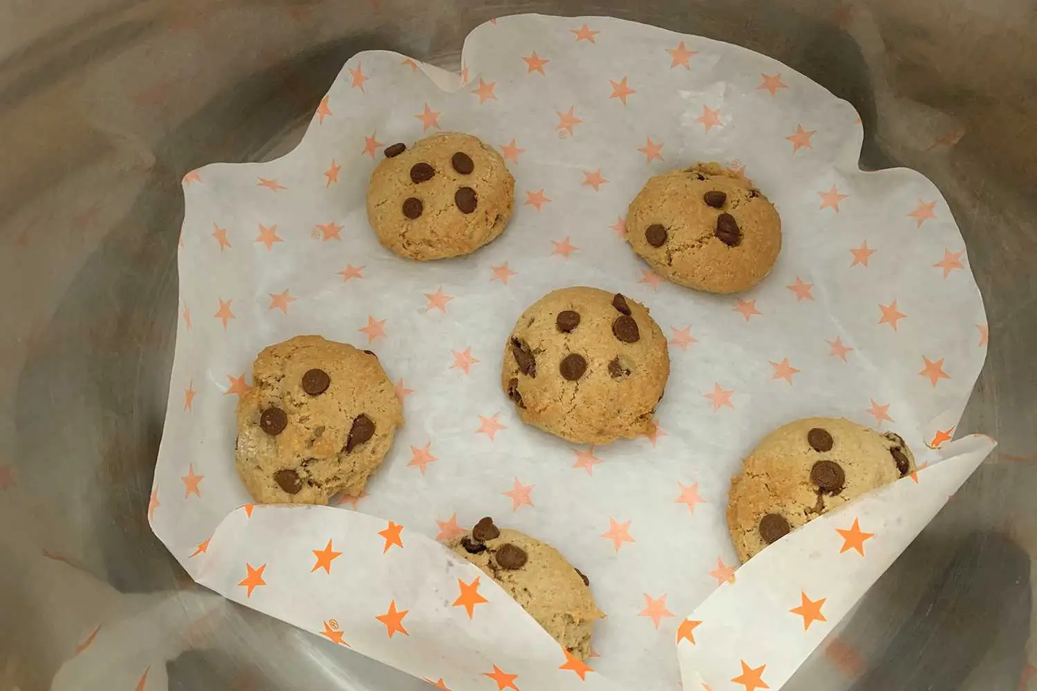 Como fazer biscoitos instantâneos com gotas de chocolate