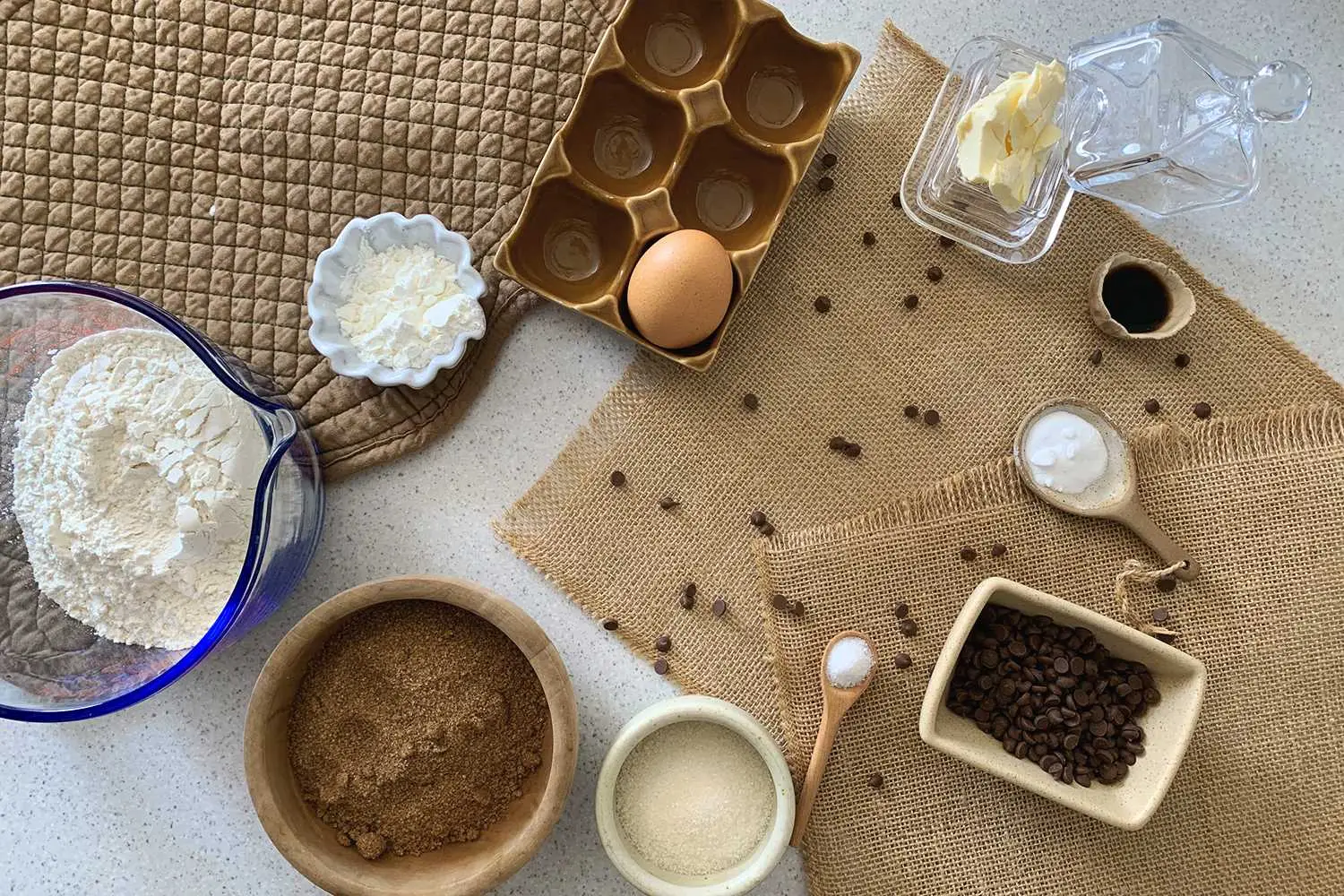 Como fazer biscoitos instantâneos com gotas de chocolate