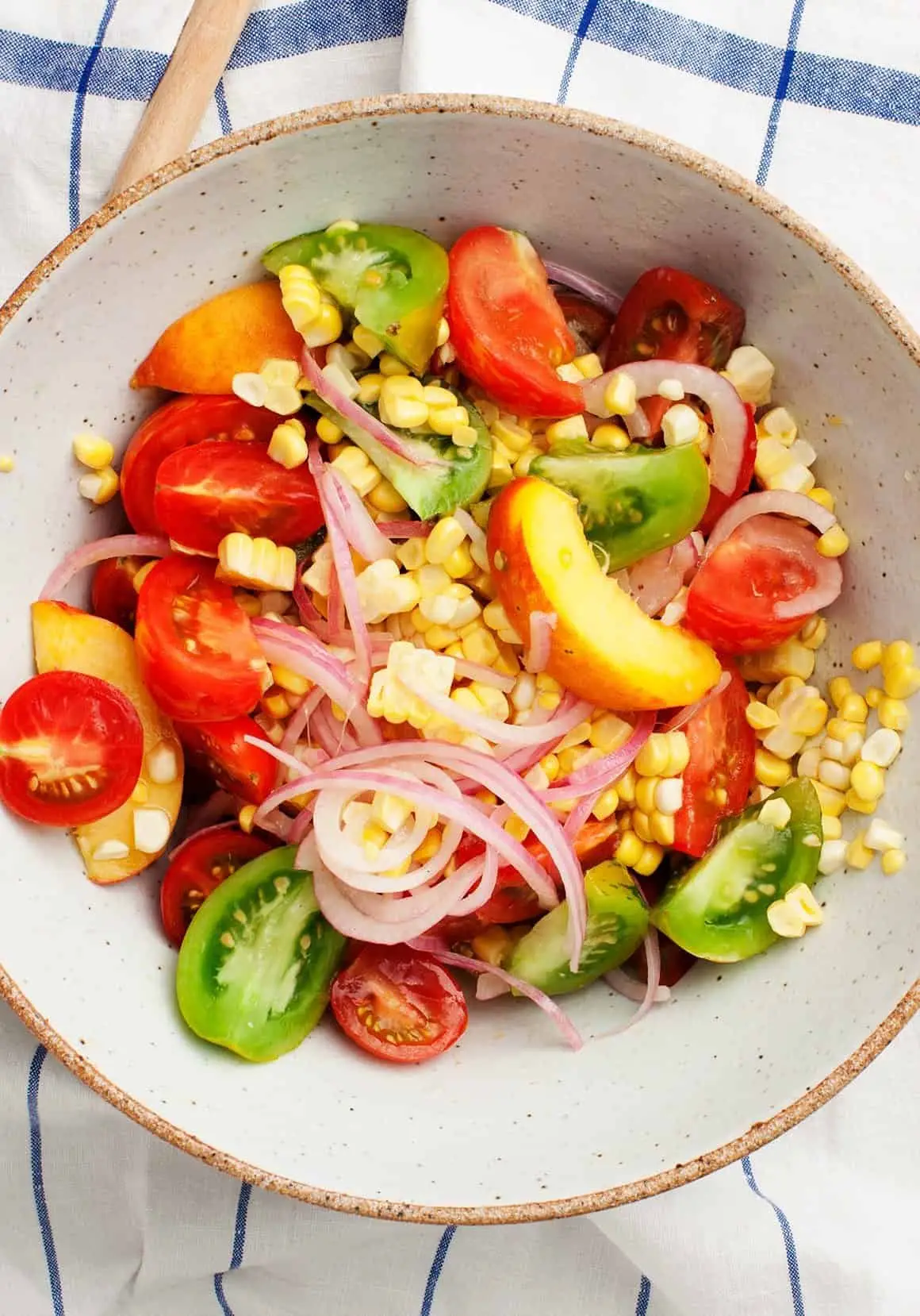 So bereiten Sie diesen Panzanella-Salat zu