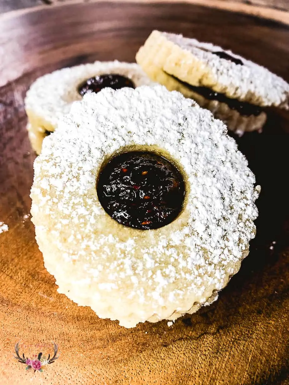 Biscoitos de framboesa e amêndoa  Biscoitos de torta Linzer