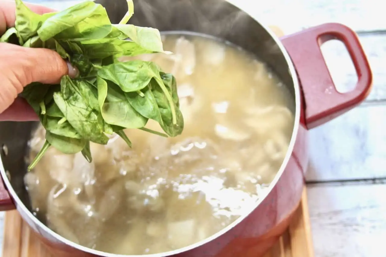 Sopa de Frango com Espinafre