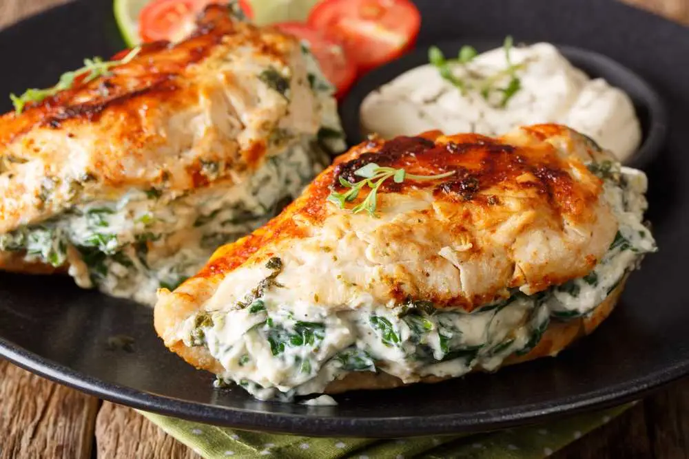 Spinach Stuffed Chicken နဲ့ တွဲစားရမဲ့ အရသာရှိတဲ့ အရံဟင်း ၁၆ ချက်